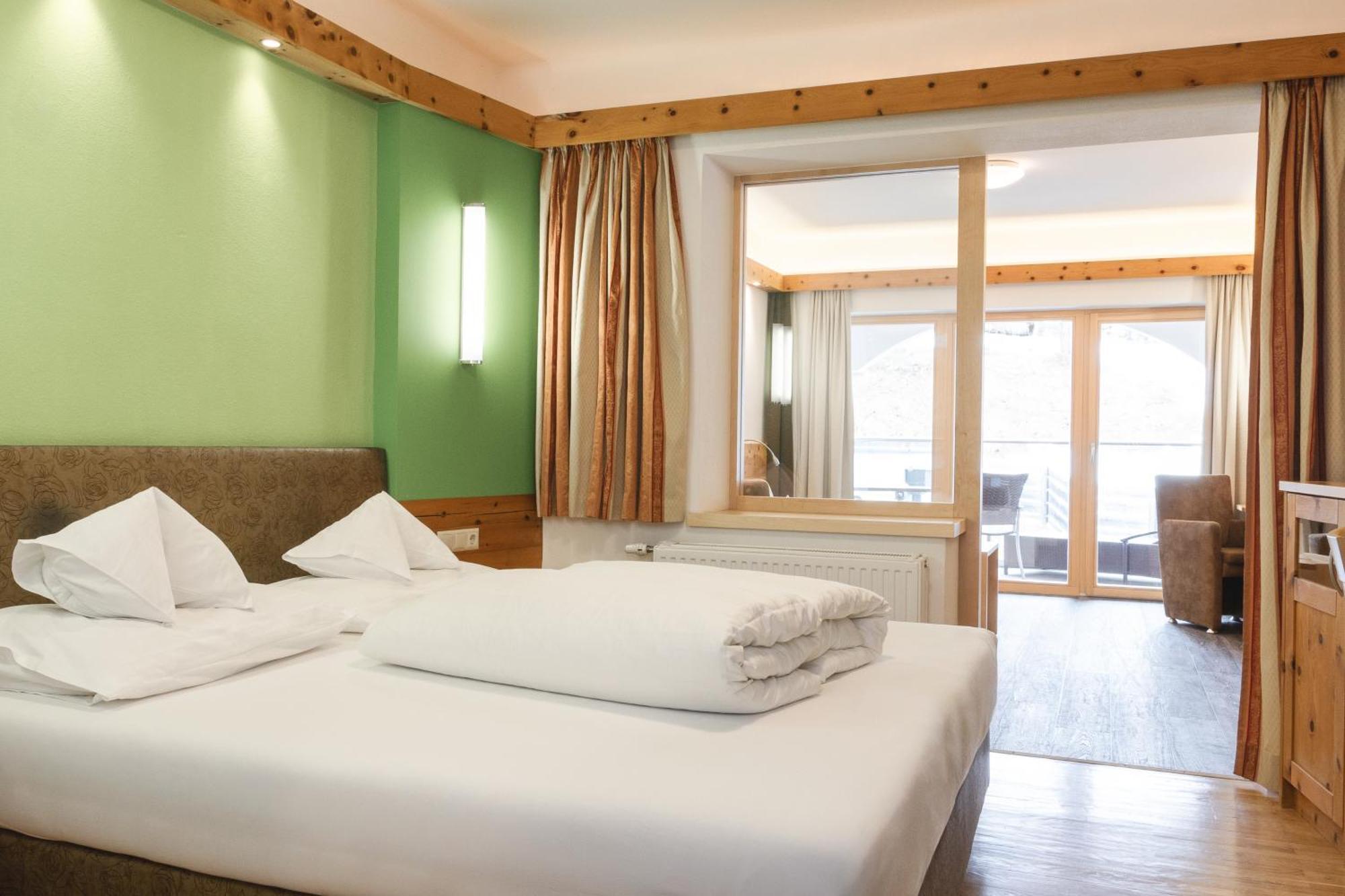 Schlosshotel Seewirt Туррахер-Гее Екстер'єр фото